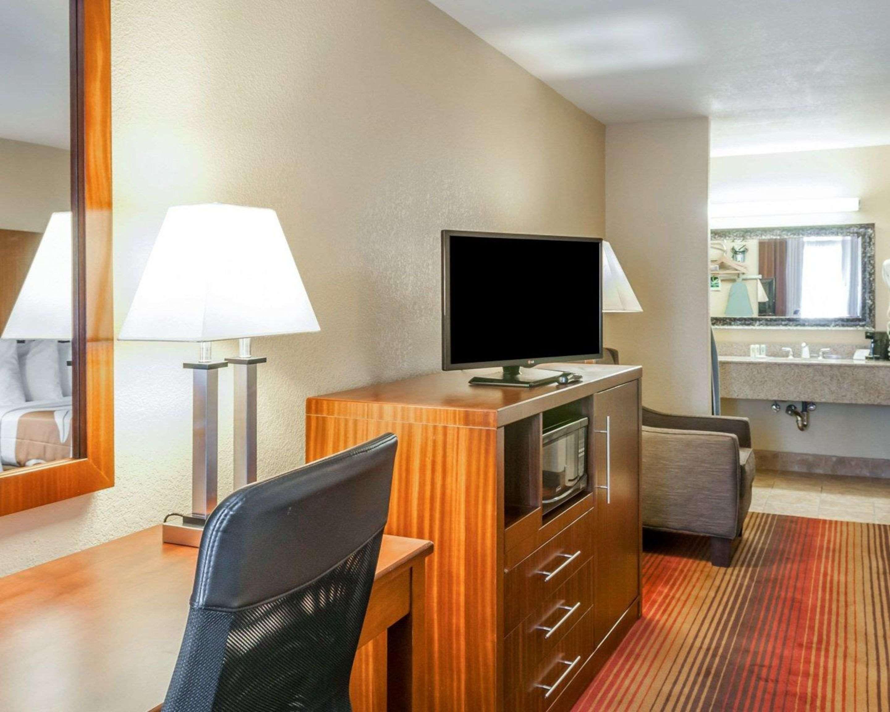 Quality Inn & Suites Albuquerque West מראה חיצוני תמונה