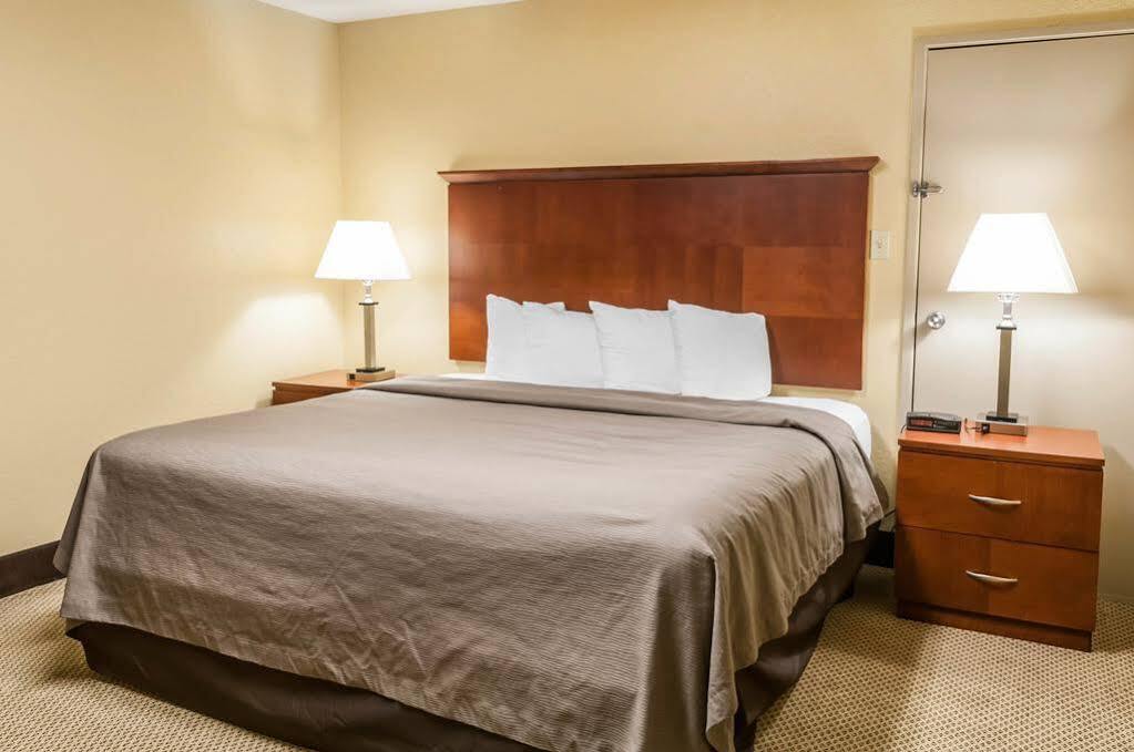 Quality Inn & Suites Albuquerque West מראה חיצוני תמונה